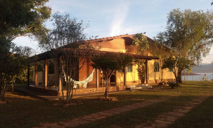 Sao Jose da Barra Cottage | Inviting Country House on Lake Furnas - Pet Friendly Retreat
