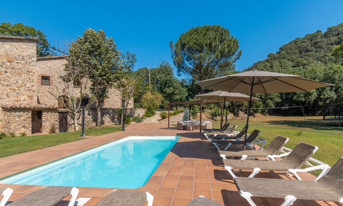 Arbucies Villa | Country House 'Can Janet' with Mountain View, Private Pool and Wi-Fi