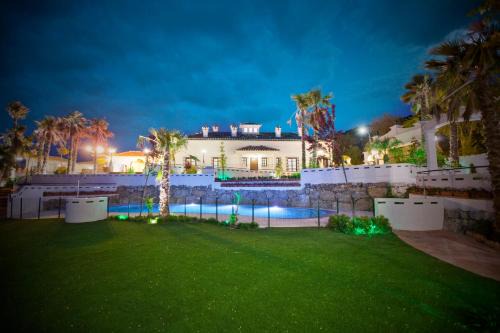 Noguerones House | Charming Country House Cortijo de la Fuente with Ocean View