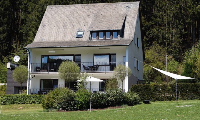 Eslohe House | Cozy Country House with Private Sauna and Ocean Views