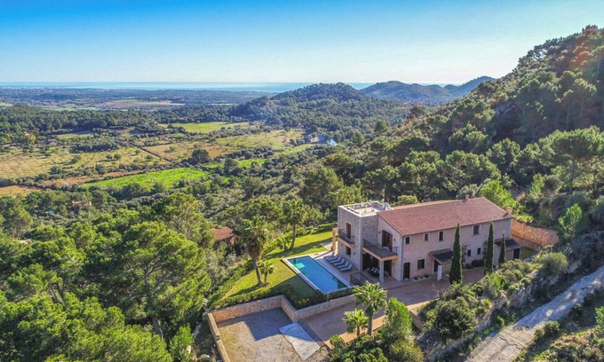 Manacor Villa | Country House 'Dues' with Sea View, Wi-Fi and Air Conditioning