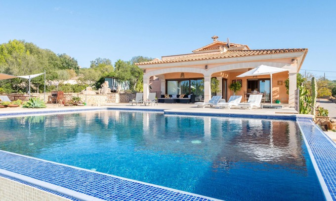 Puntiro Villa | Charming Country House 'Es Niu' with Pool & Mountain Views