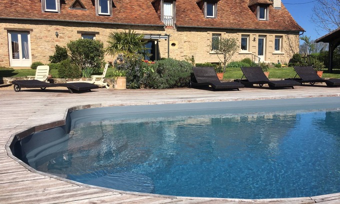 Jumilhac-le-Grand House | Inviting Country House with Pool, Ideal for 14 Guests