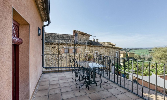 Orriols House | Cozy Holiday Home 'Grans Paissatges' with Private Terrace