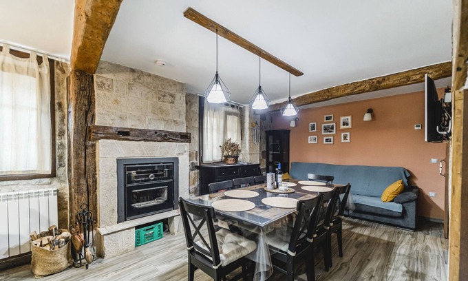 Valmala House | Scenic Country House 'La Genciana' with Mountain Views