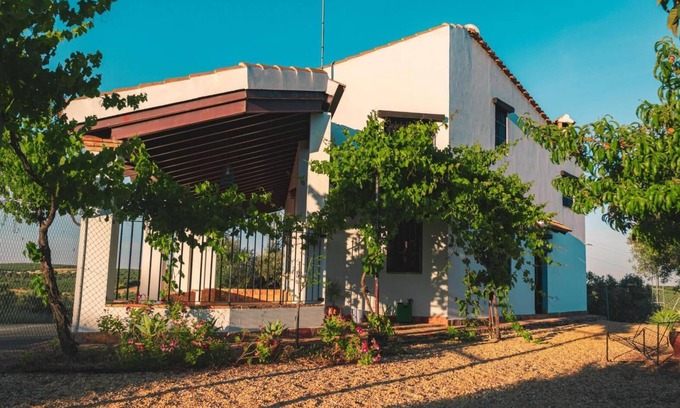 Beas House | Country House 'Las Alberquillas' with Private Terrace, Wi-Fi and Air Conditioning