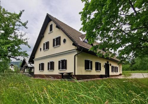 Zgornja Sorica House | Relax at Country House Pri Lipet Žiri with Ocean View