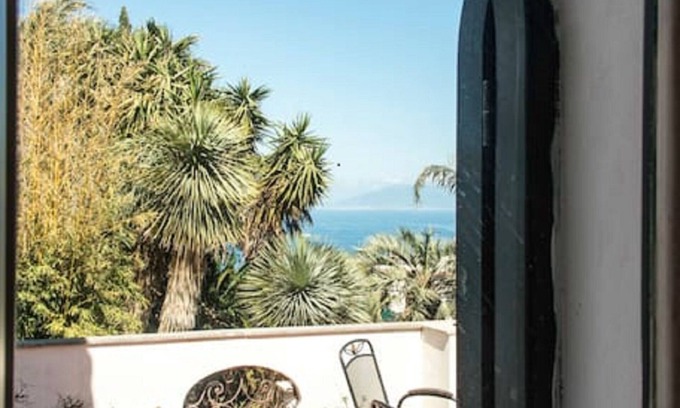 Tiberio House | Picturesque Country House with Double Garden & Scenic Views