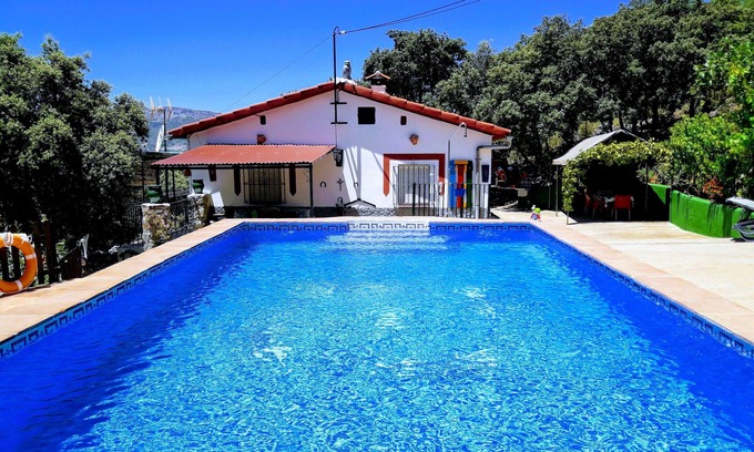 Alpandeire House | Secluded Country House with Private Pool & Ocean Views