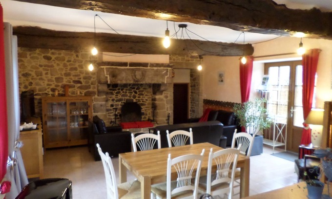 Pleven Cottage | Charming Country House with Garden, 15 Min to Beach