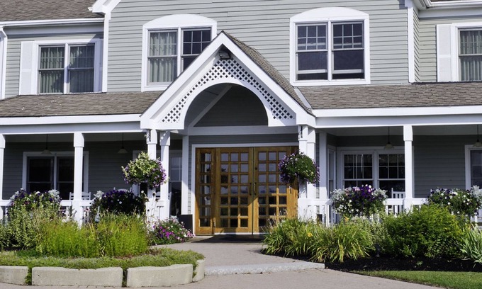 Bangor Hotel | Highly Rated Country Inn at The Mall with Spa & Restaurant