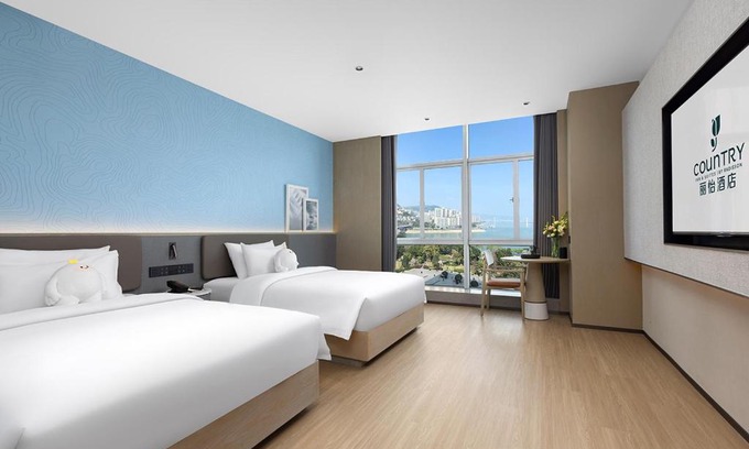 Gaosuntang Hotel | Family-Friendly Stay at Country Inn & Suite, Wanzhou Plaza