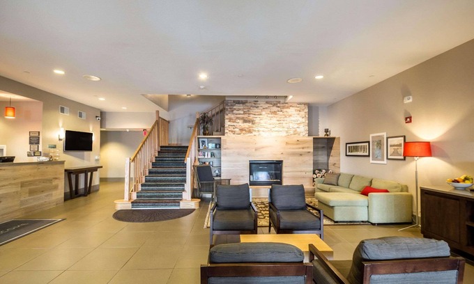 Fond du Lac Hotel | Relaxing Retreat at Country Inn & Suites, Fond du Lac
