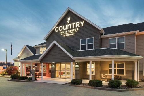 Platteville Hotel | Inviting Country Inn & Suites: Ideal for Family Getaways