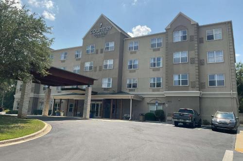 Tallahassee Hotel | Explore Country Inn & Suites Near Tallahassee University