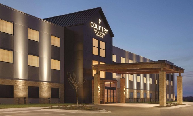 Lawrence Hotel | Guest Rated: 9.4 at Country Inn & Suites by Radisson