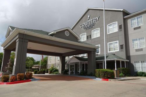Round Rock Hotel | Relax at Country Inn & Suites, Round Rock - Family-Friendly Stay