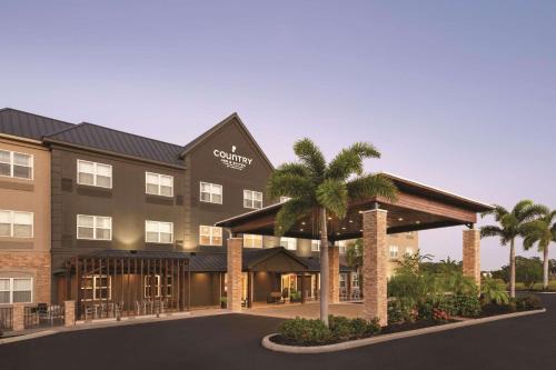 Braden River Hotel | Relax at Country Inn & Suites with Oceanfront Views