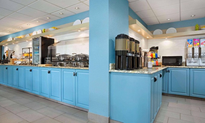 University Place Hotel | Discover Relaxation at Country Inn & Suites, Charlotte NC