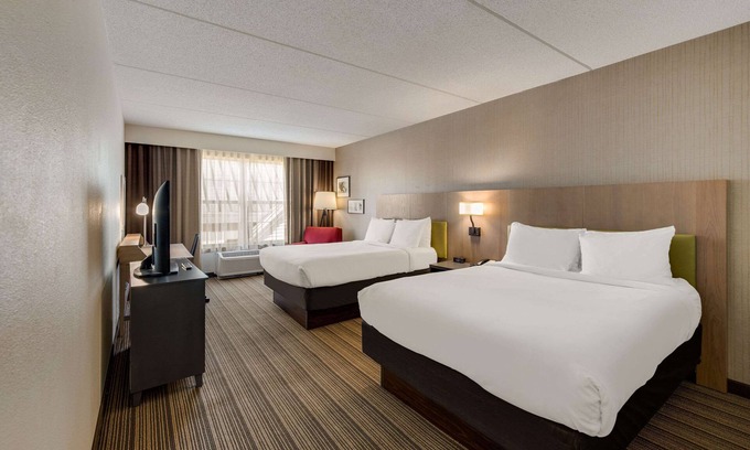 Findlay Hotel | Discover Comfort at Country Inn & Suites, Findlay, OH