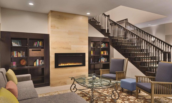 Madison Hotel | Relax at Country Inn & Suites, Madison - Pool and Spa Awaits