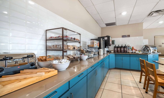 Watertown Hotel | Comfortable Stay at Country Inn & Suites, Watertown SD