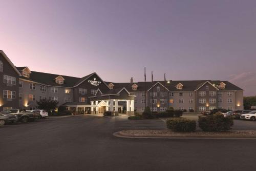Sprague Hotel | Pet Friendly Getaway at Country Inn & Suites, Beckley WV