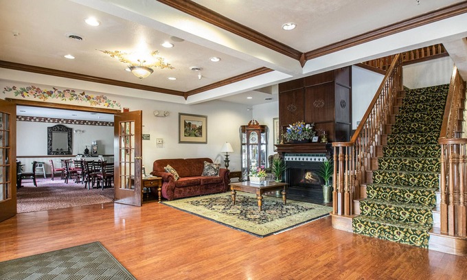 Elkhart Hotel | Welcoming Country Inn & Suites by Radisson, Elkhart North