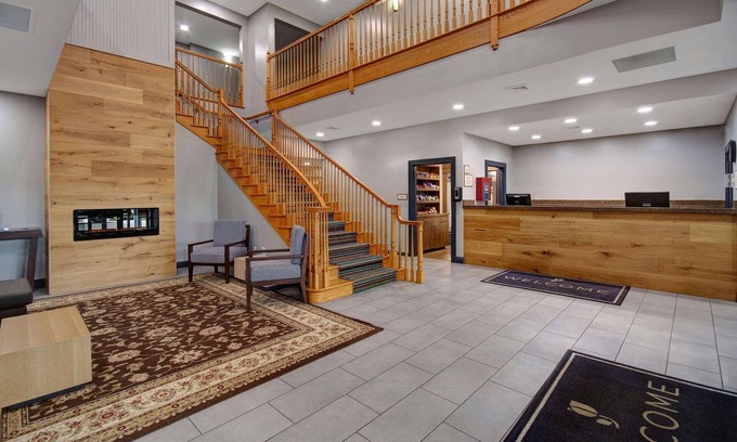 Mount Saint Joseph Hotel | Discover Comfort at Country Inn & Suites, Cincinnati Airport