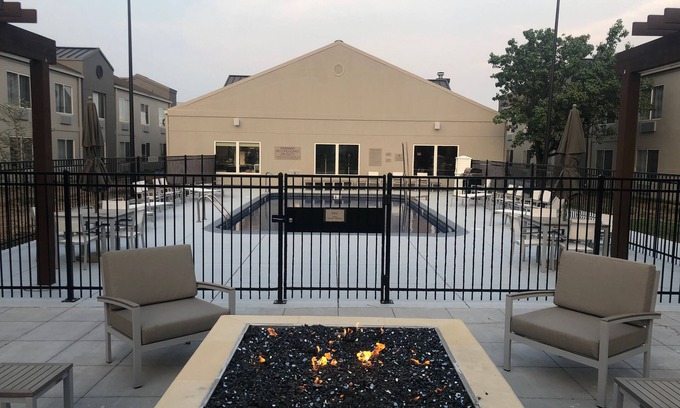 Wichita Hotel | Relaxing Getaway at Country Inn & Suites, Wichita East