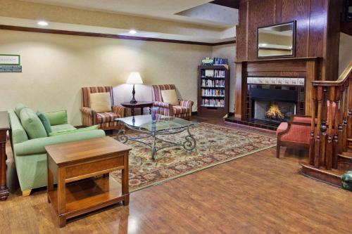 Hiram Hotel | Comfortable Stay at Country Inn & Suites in Hiram, GA