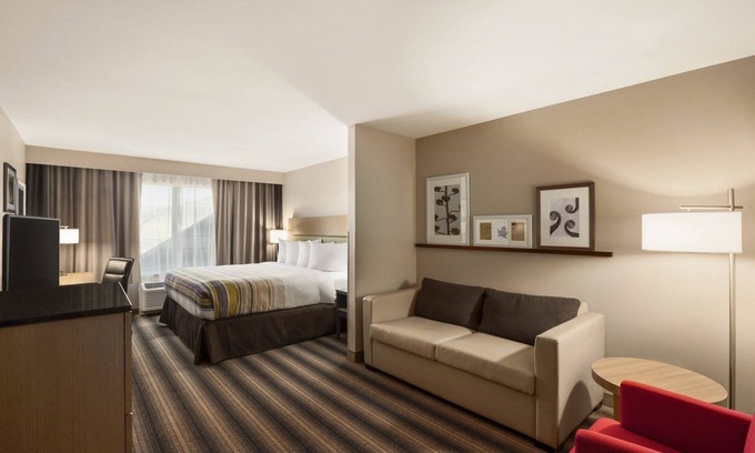 Milan Hotel | Family-Friendly Retreat at Country Inn & Suites Sandusky