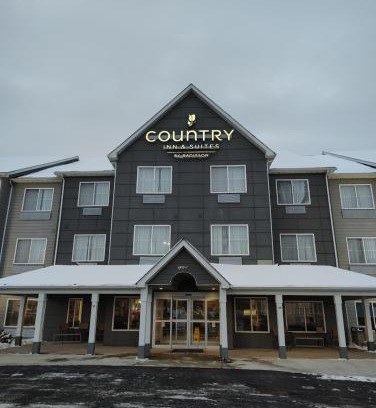 Southport Hotel | Relaxing Getaway at Country Inn & Suites, Indianapolis South