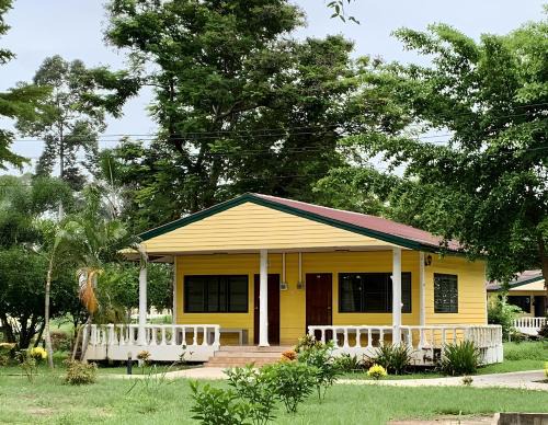 Nam Song Cabin | Scenic Country Lake Nature Lodge with Pet-Friendly Amenities