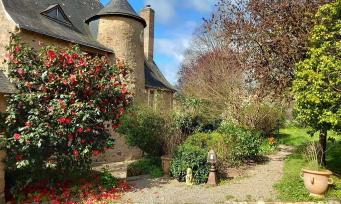 Saint-Brice House | Country Manor. 50 min. West from Le Mans track. Sleeping 12-18. Pool & tennis.
