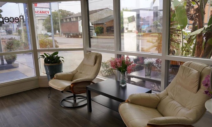 Singleton Hotel | Cozy Country Motor Inn Singleton with Pool & Breakfast