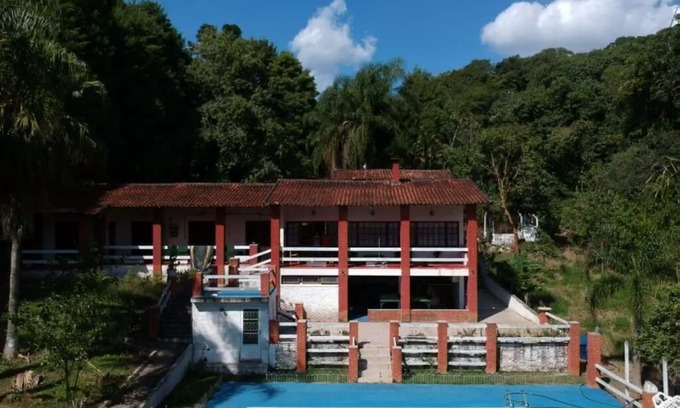 Ibiuna Cottage | Relaxing Country Pool Retreat for Your Getaway