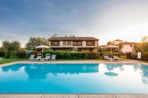 San Pietro in Bossolo House | Charming Holiday Homes in Tavarnelle, Italy - Pet Friendly & Pool
