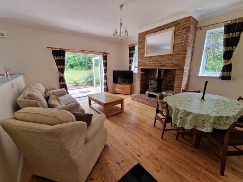 Polegate Apartment | Cozy Country Retreat by the Sea on National Cycle Network