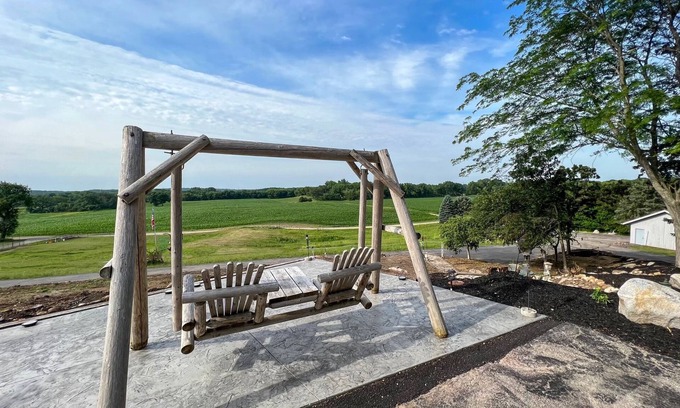 Salem Lakes House | Idyllic Country Retreat in Salem WI - Family-Friendly Escape