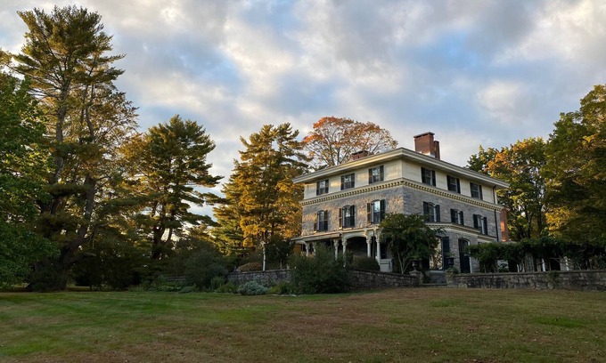 Old Lyme House | Country Retreat with Pool abutting nature preserve & 5 min drive from CT beaches
