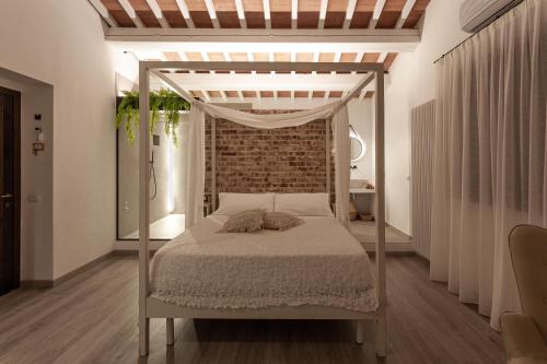 Sant'Andrea in Besanigo House | Inviting Oceanfront Rooms & Suite at La Quercia