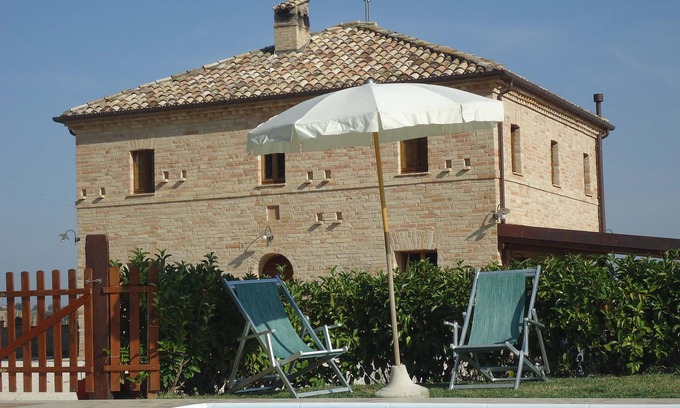 Corridonia Villa | Serene Villa Agriturismo: Family Retreat with Ocean Views
