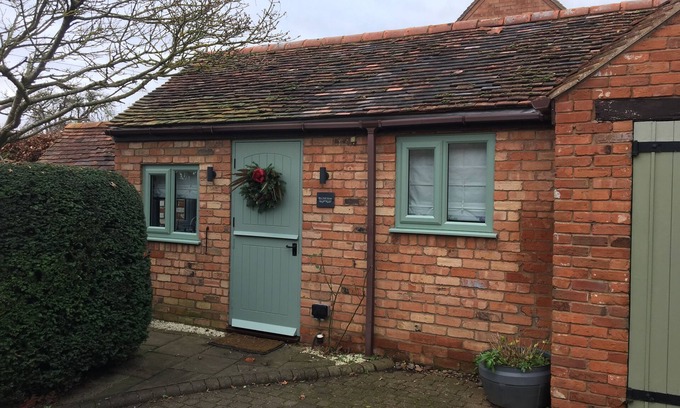 Great Alne Cottage | Cozy Country Studio with Kitchen & Spa - Rated 10/10