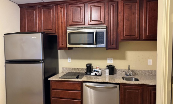 Galloway Hotel | Cozy Country Suites Absecon near Atlantic City Attractions