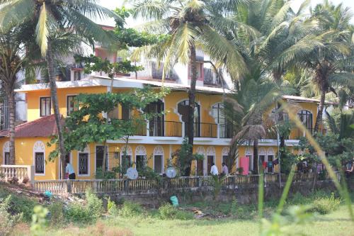 Colva House | Cozy Country View Cottage in Colva - Family-Friendly Retreat