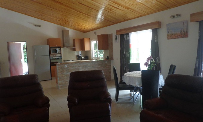 Le Mont-Dore Villa | Discover Country Villa: Family-Friendly Retreat Near Noumea