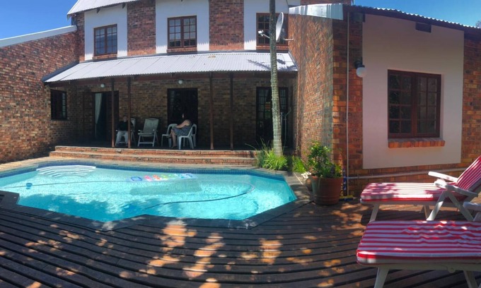 Port Elizabeth House | Lovely Country Villa with Pool Near Town and Ocean Views