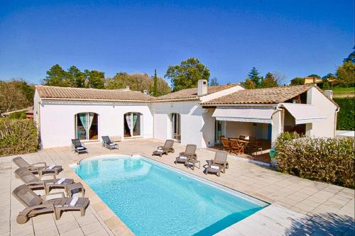 Mouans-Sartoux Villa | Pet-Friendly Country Villa with Pool & Ocean View for 8
