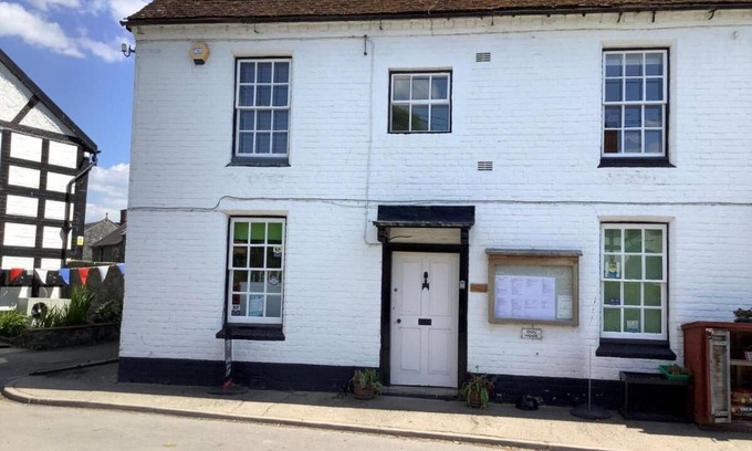 Berriew Apartment | Cozy Country Village Apartment near Welshpool in Berriew